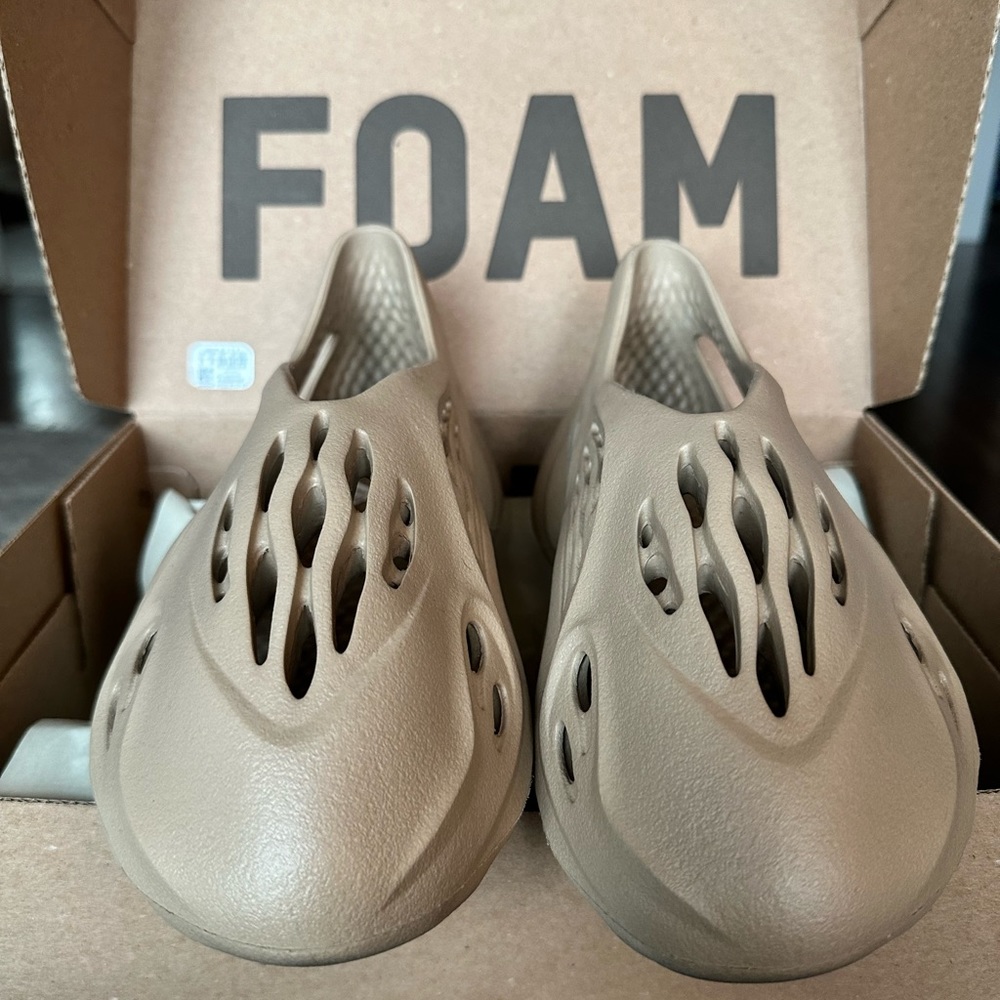 Yeezy foam runner men’s